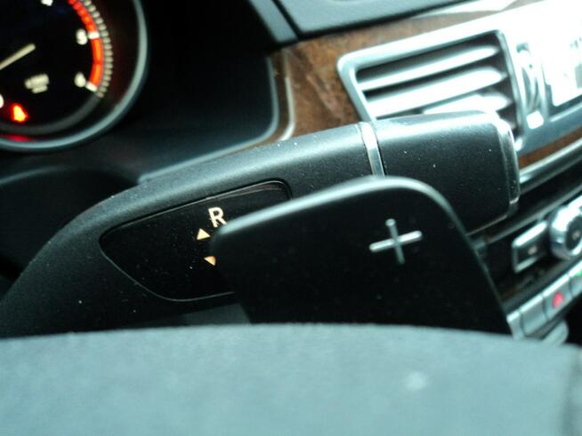 sprzedam ładnego MERCEDESA E 3.0 V6 259 KM 4MATIC