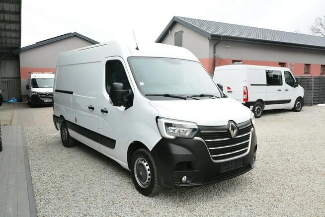 Renault Master sredniak L2H2 3 osobowy lift pełna opcja
