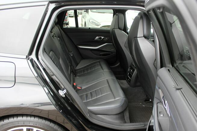 BMW 330 FV23% Skóra Nawigacja LED Panorama Kamera El.Klapa Ambient Gwarancja