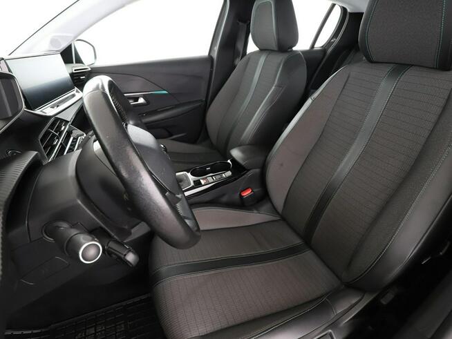 Peugeot 208 virtual cocpit klima auto czujniki parkowania półskóra