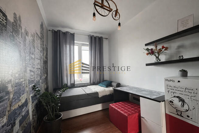 Mieszkanie 4 pokoje przy metrze