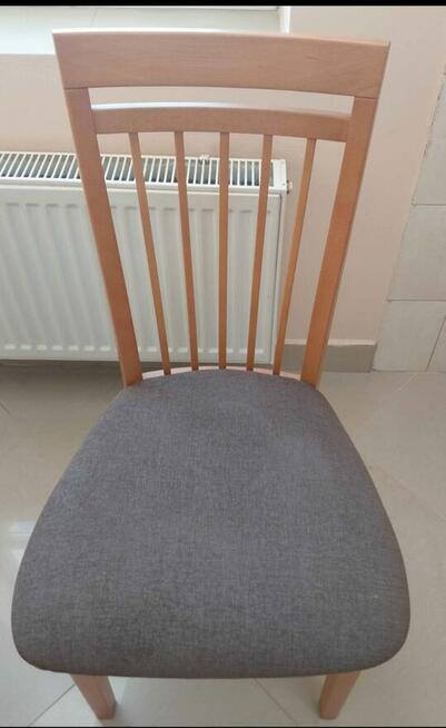 Stół drewniany z 4 krzesłami