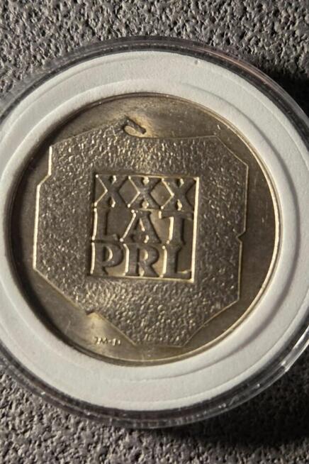 Komuny piękny srebrny pieniążek o nominale 200 zł