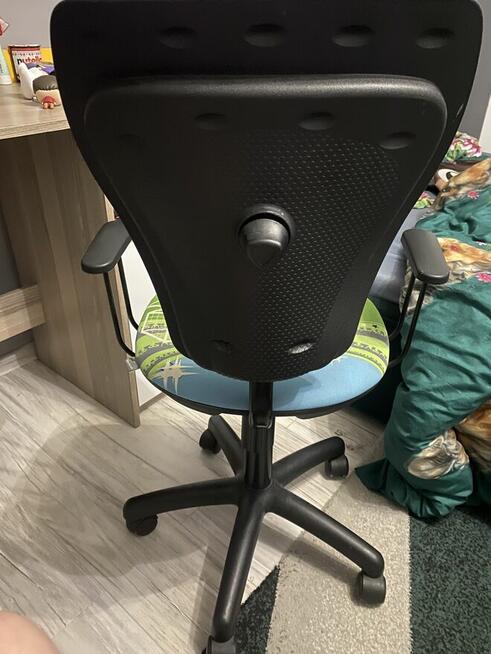 Fotel obrotowy dla dziecka