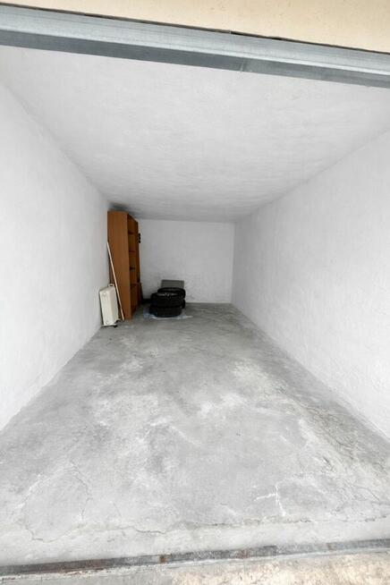 Garaż wolnostojący murowany, ocieplony.