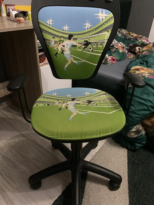 Fotel obrotowy dla dziecka