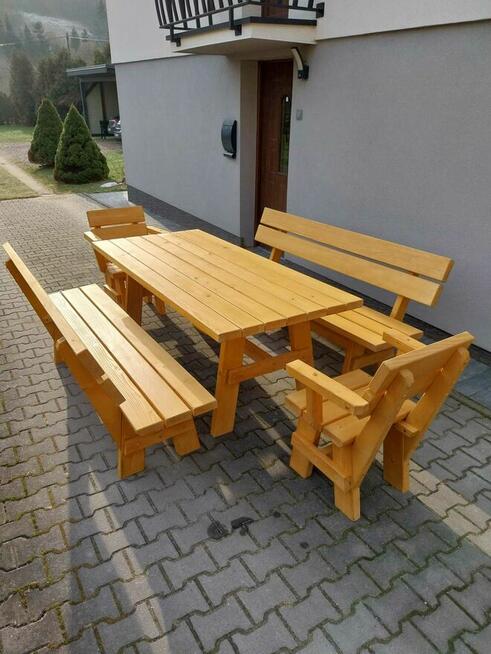 Drewniany stół malowany 2 ławki 2 fotele meble ogrodowe