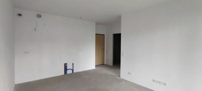 2 pokoje z ogródkiem i garażem