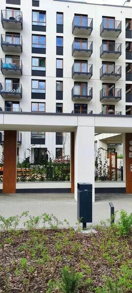 2 pokoje z ogródkiem i garażem