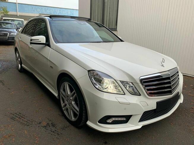 2011 Mercedes-Benz E 220 Avantgarde AMG Package