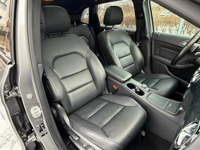 Mercedes B 250 B250 4-Matic 211kM! Pakiet NIght! Panorama ! Harman/Kardon! LED !