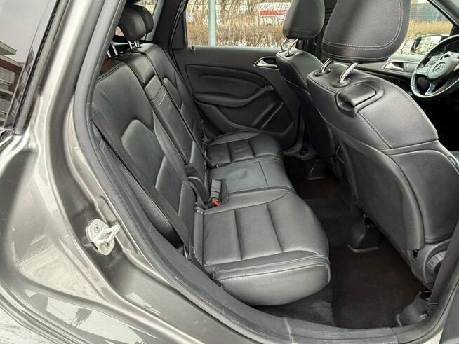 Mercedes B 250 B250 4-Matic 211kM! Pakiet NIght! Panorama ! Harman/Kardon! LED !