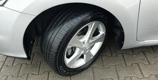 Toyota Auris Klimatronik 2 strefy/6 biegów/Tempomat/Hak/Alufelgi
