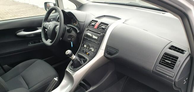 Toyota Auris Klimatronik 2 strefy/6 biegów/Tempomat/Hak/Alufelgi
