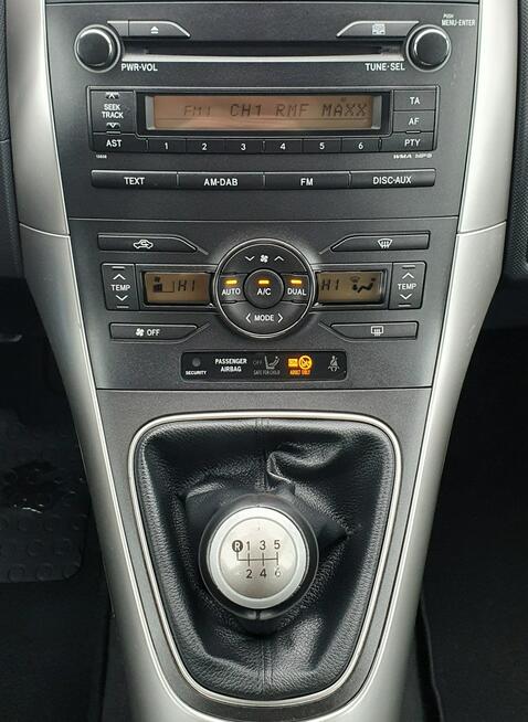 Toyota Auris Klimatronik 2 strefy/6 biegów/Tempomat/Hak/Alufelgi