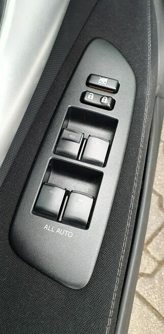 Toyota Auris Klimatronik 2 strefy/6 biegów/Tempomat/Hak/Alufelgi