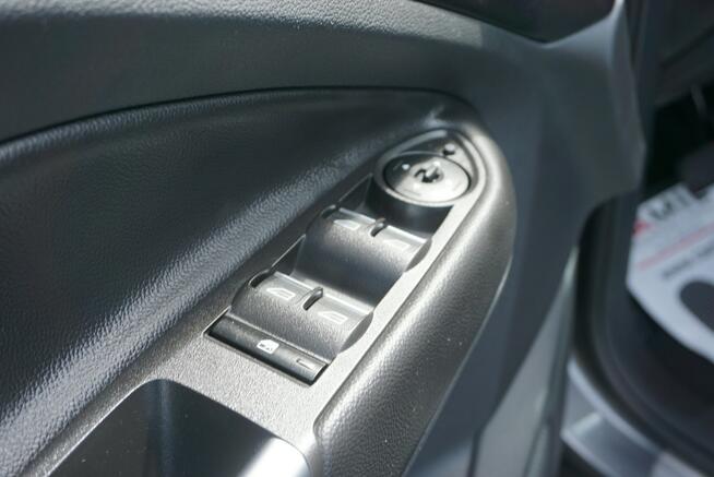 Ford Kuga 2.0 180KM 4X4 AWD, automat, bogate wyposażenie, rok gwarancji,