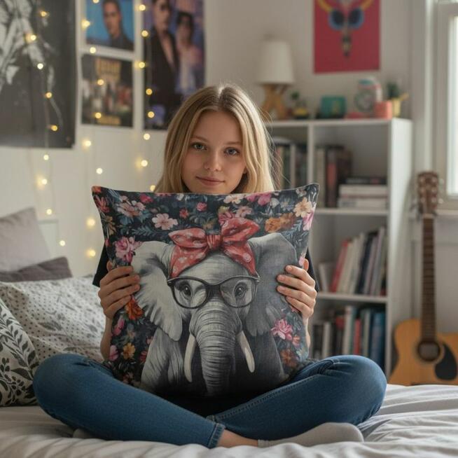 Poduszka Słoń - Ręcznie Wykonana z Mikrofazy i Minky