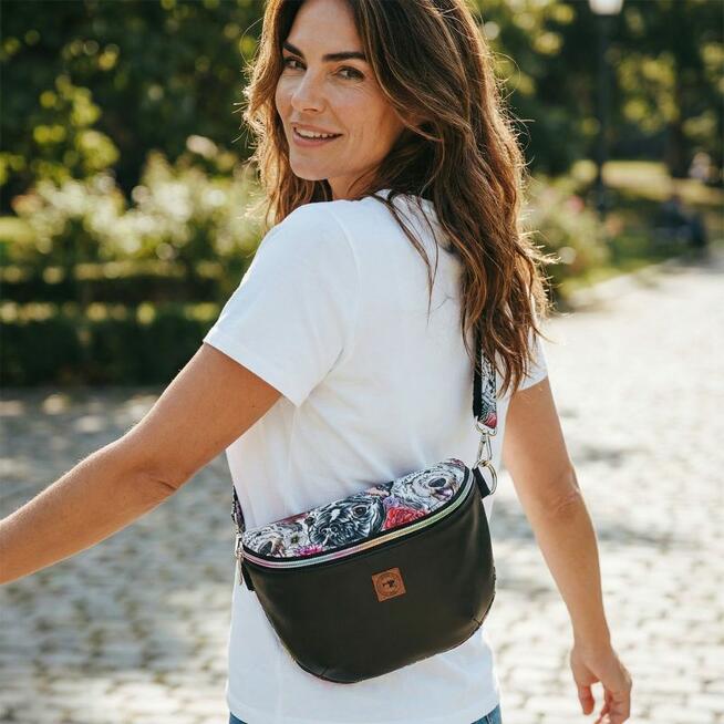 Nerka damska czarna z motywem psów – torebka handmade