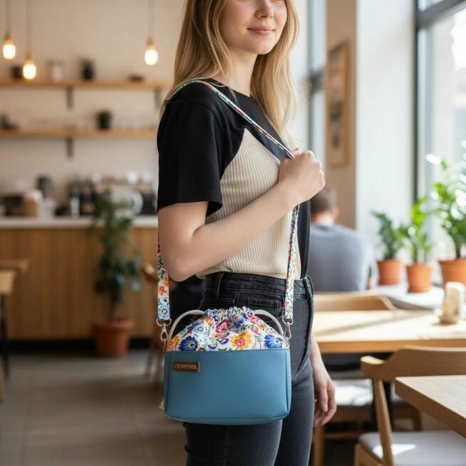 Torebka Sakiewka Turkusowa z Motywem Ludowych Kwiatów – Handmade