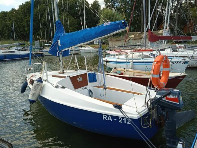 Sprzedam Jacht Foka 2 kompletny, gotowy do pływania.