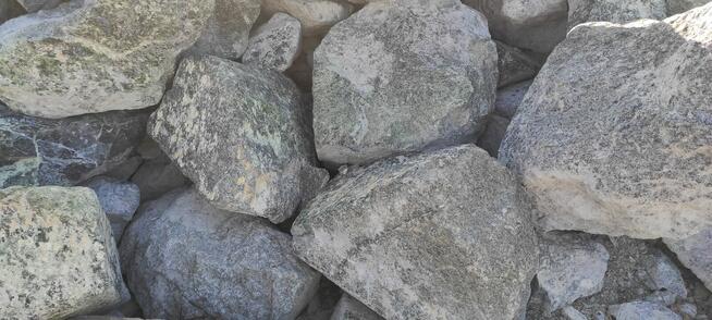 Bryła kamienna Zielona serpentynitowa. Ozdobna na skalniak.