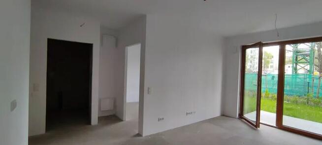 2 pokoje z ogródkiem i garażem