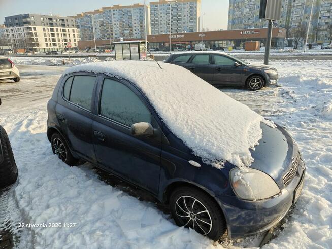 Syndyk sprzeda samochód osobowy TOYOTA YARIS 2002