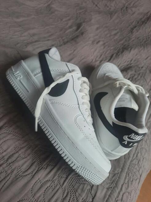 Sprzedam buty Nike Air Force 1 Low białe