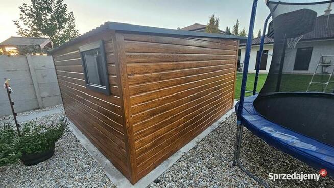 Schowek ogrodowy 4x4 drewnopodobny z wiatą 4x1