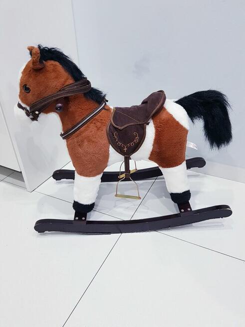 Interaktywny koń na biegunach