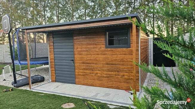 Schowek ogrodowy 4x4 drewnopodobny z wiatą 4x1