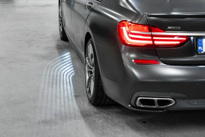 M760Li 609 KM, 3.7s do 100 km/h. Salon PL. FV23%.