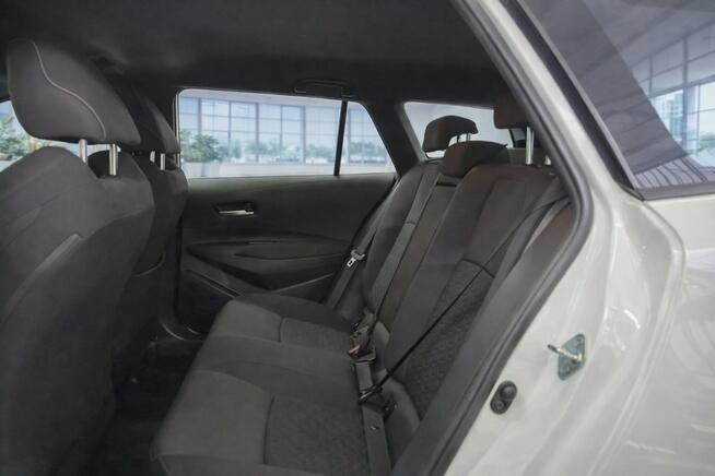 Toyota Corolla Salon Polska 1.8 HYBRID 1wł z Pakietem TECH Zimowy Bezwypadkowy 150x2