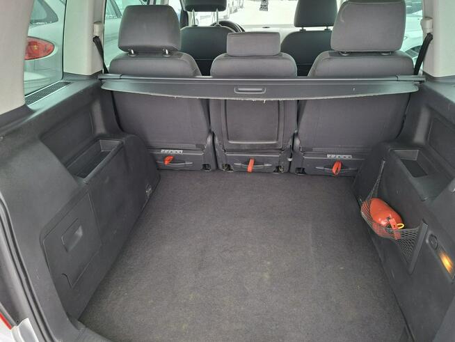 Volkswagen Touran 2.0 diesel klimatyzacja hak ważne opłaty