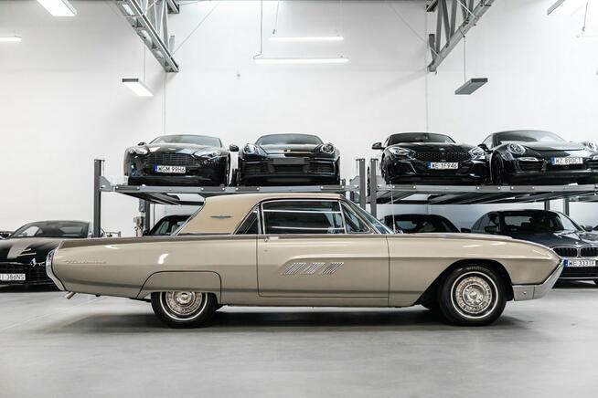 Ford Thunderbird 6.4 V8. Stan kolekcjonerski. 1963. Stan kolekcjonerski.