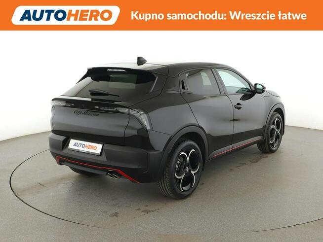 Alfa Romeo Junior automat full LED virtual cocpit navi klima auto kamera i czujniki park