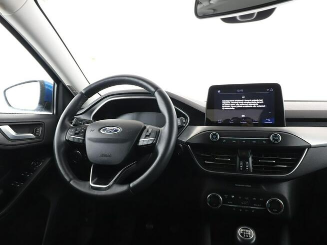 Ford Focus Navi czujniki parkowania Klimatyzacja Podgrzewane fotele Bluetooth