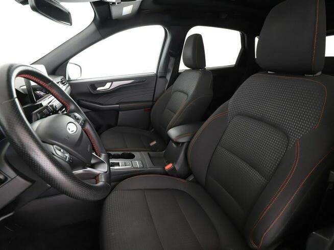 Ford Kuga PHEV automat full LED virtual cocpit navi klima auto grzane fotele kam