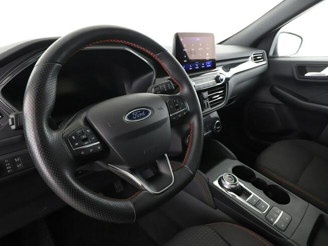 Ford Kuga PHEV automat full LED virtual cocpit navi klima auto grzane fotele kam