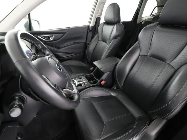 Subaru Forester LPG 4x4 automat skóra panorama full LED navi kamera i czujniki parkowa