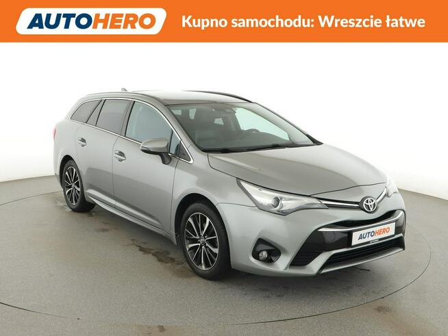 Toyota Avensis automat skóra panorama navi klima auto grzane fotele kamera hak