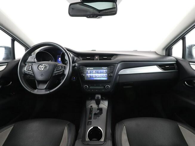 Toyota Avensis automat skóra panorama navi klima auto grzane fotele kamera hak