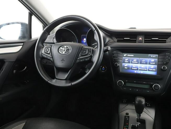 Toyota Avensis automat skóra panorama navi klima auto grzane fotele kamera hak