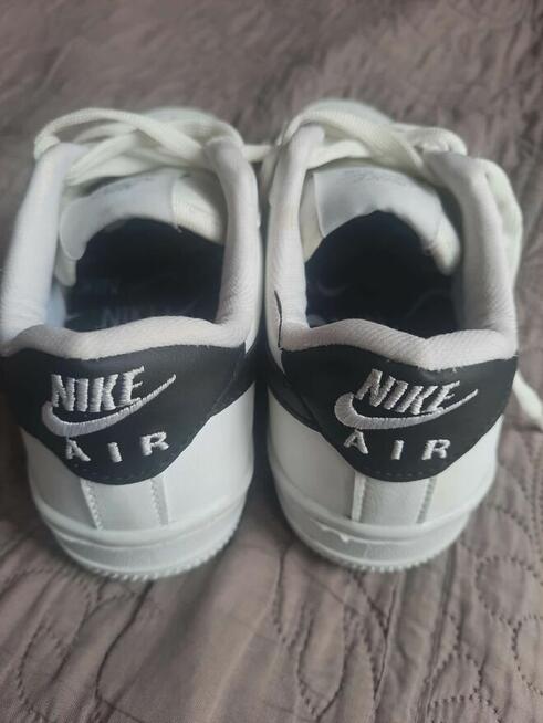 Sprzedam buty Nike Air Force 1 Low białe