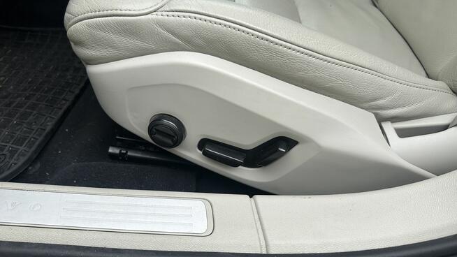 VOLVO S60 BENZYNA 2,0 T6 310KM AWD MOMENTUM PRO