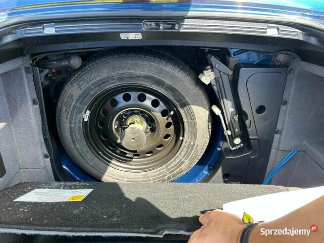 BMW 523 samochód osobowy 1998r