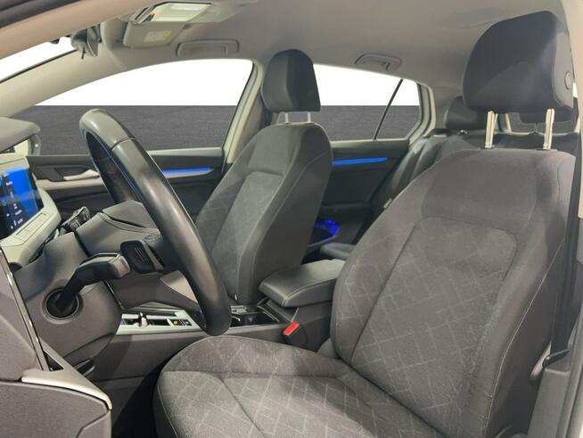 Volkswagen Golf VIII 1.0 eTSI Life DSG Hatchback