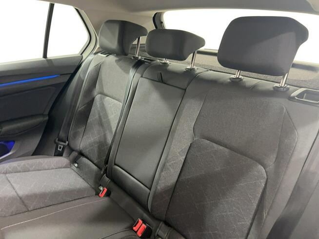 Volkswagen Golf VIII 1.0 eTSI Life DSG Hatchback