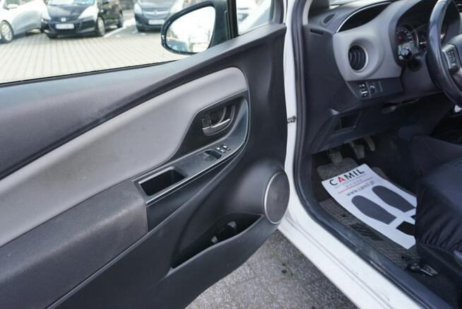 Toyota Yaris polski salon